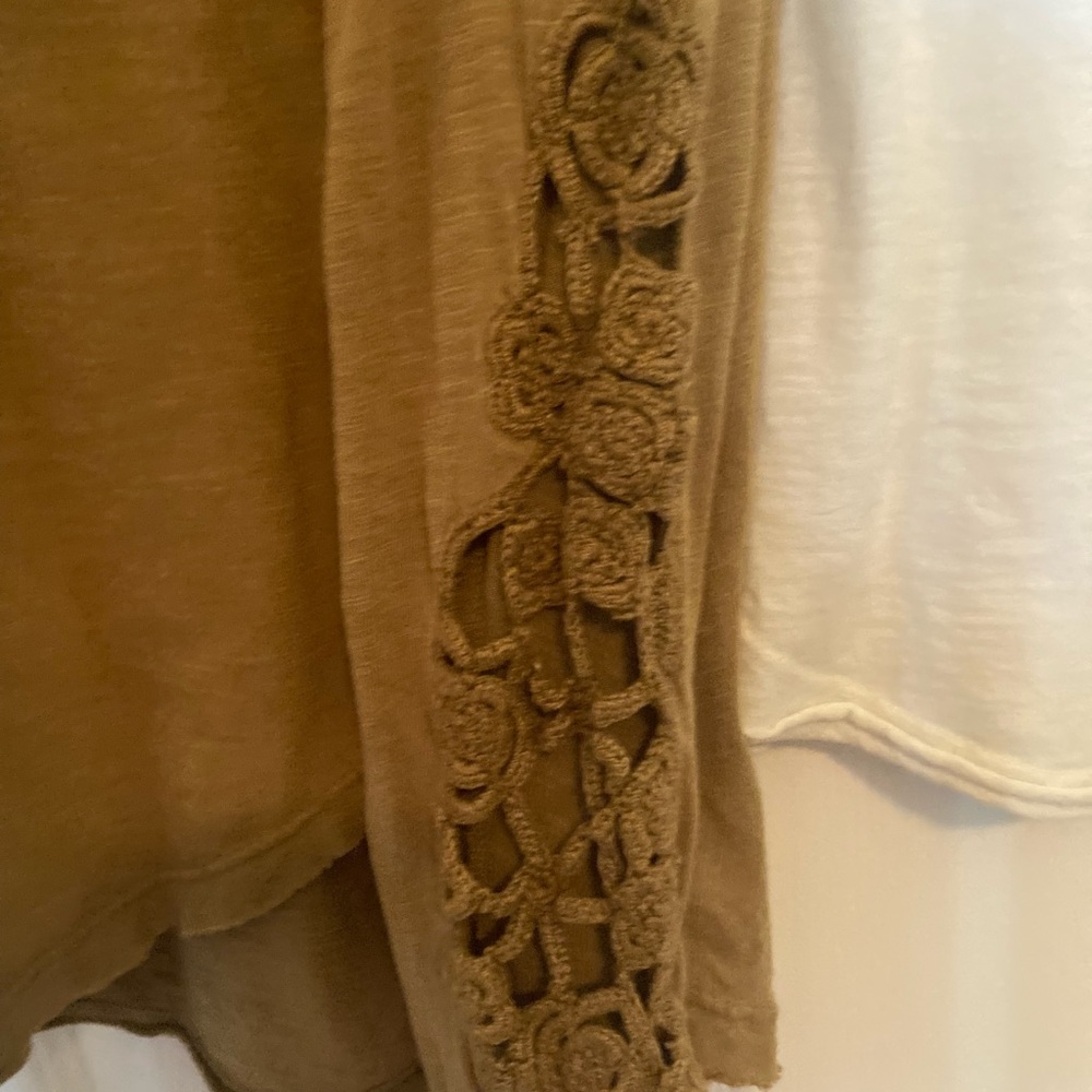 Bundle of two Free People Long Sleeve V Neck Tees, Size Large - Picture 5 of 6